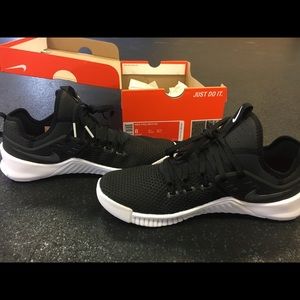NIKE FREE X METCONS (M8/ W9.5) BRAND NEW WITH BOX